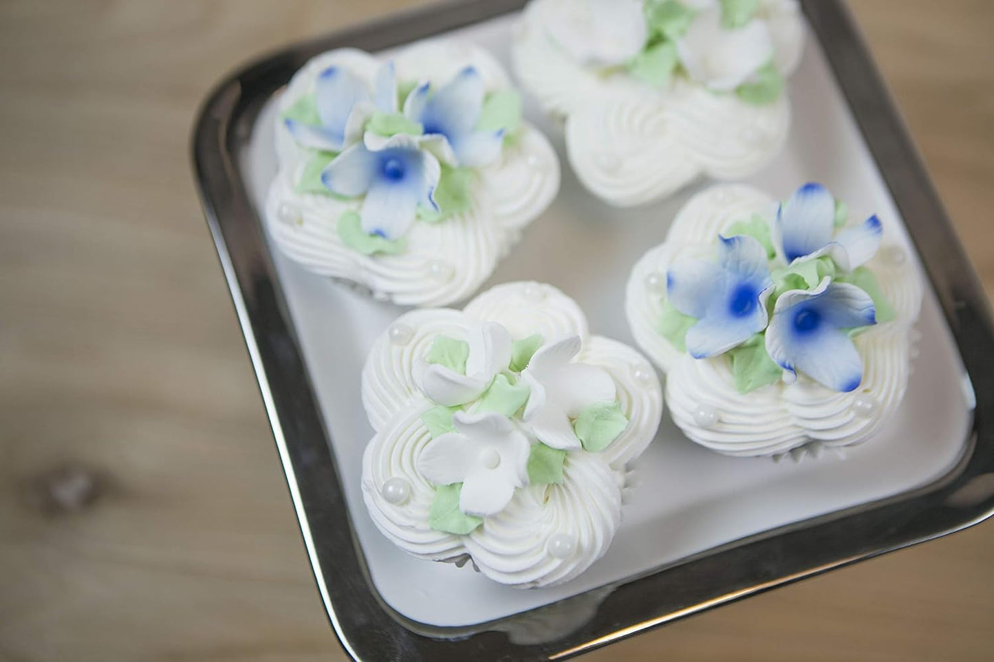 Global Sugar Art Hydrangea Blossom Edible Sugar Cake Flowers, Unwired, White, 144 Count by Chef Alan Tetreault