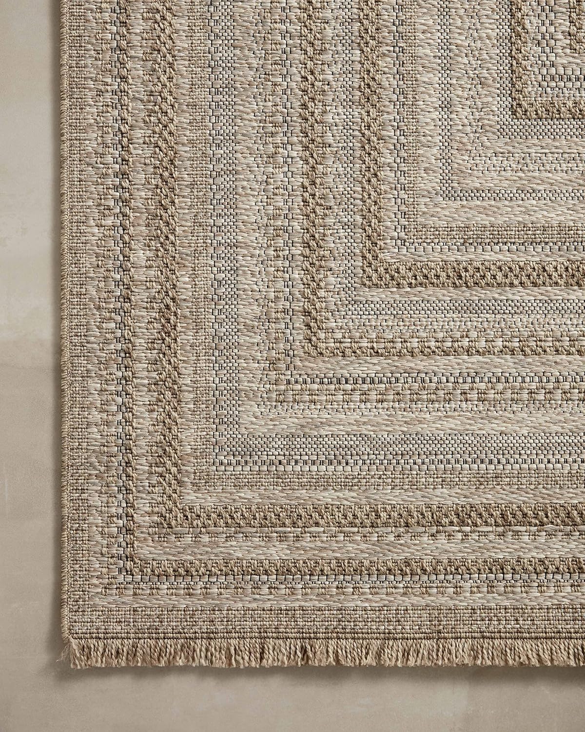 Loloi Dawn Collection Indoor/Outdoor DAW-01 7'-8" x 7'-8" Round Area Rug