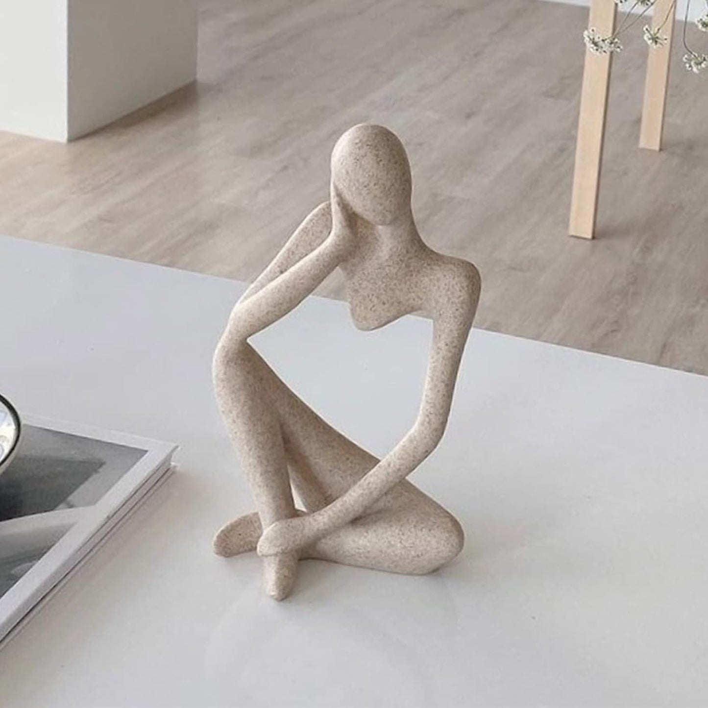 Thinker Sculptures, Sandstone Resin Thinker Statue Ornaments, Abstract Style Housewarming Gifts, Living Room Dining Desk Decorations (Right, Small)