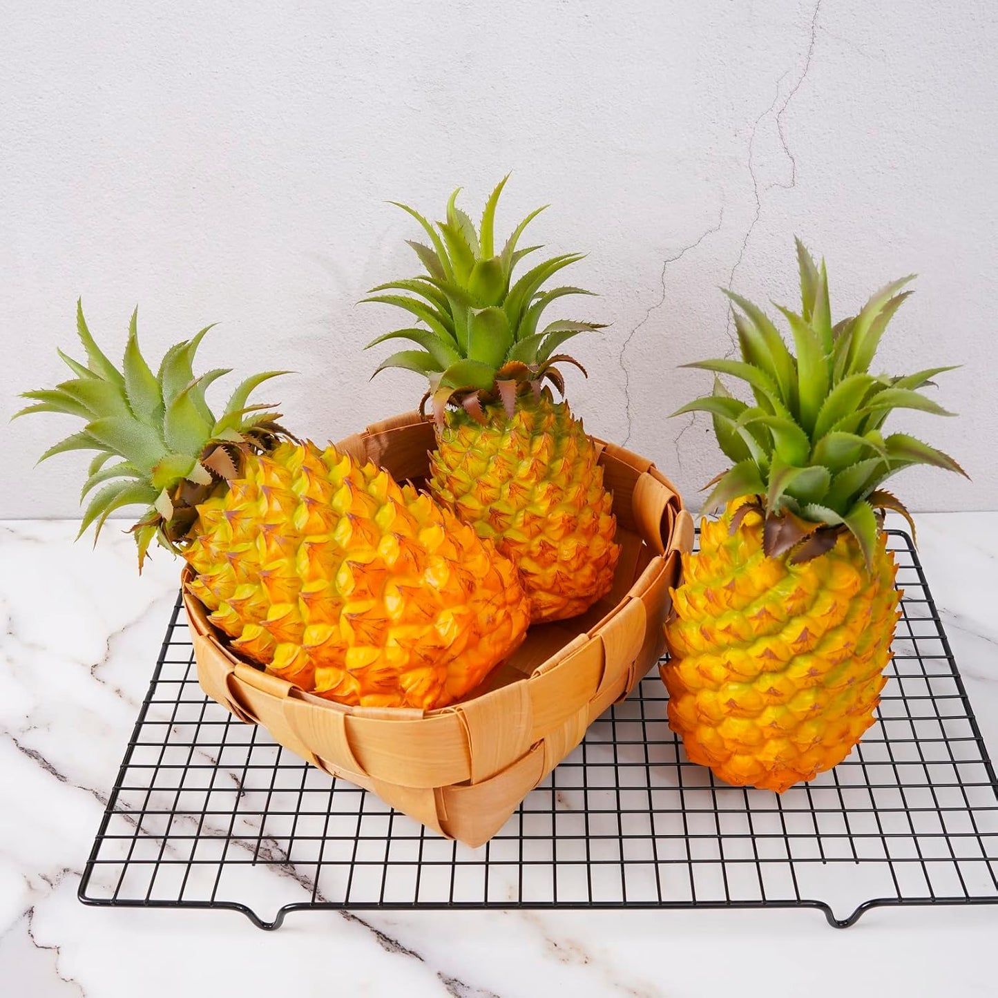 QIRMIZI Artificial Pineapple -Simulated Fruit Decoration, Lifelike Fake Fruit Model, Perfect for Home Decor, Kitchen, Party & Photography Prop – Realistic & Eco-Friendly,Yellow Meduim