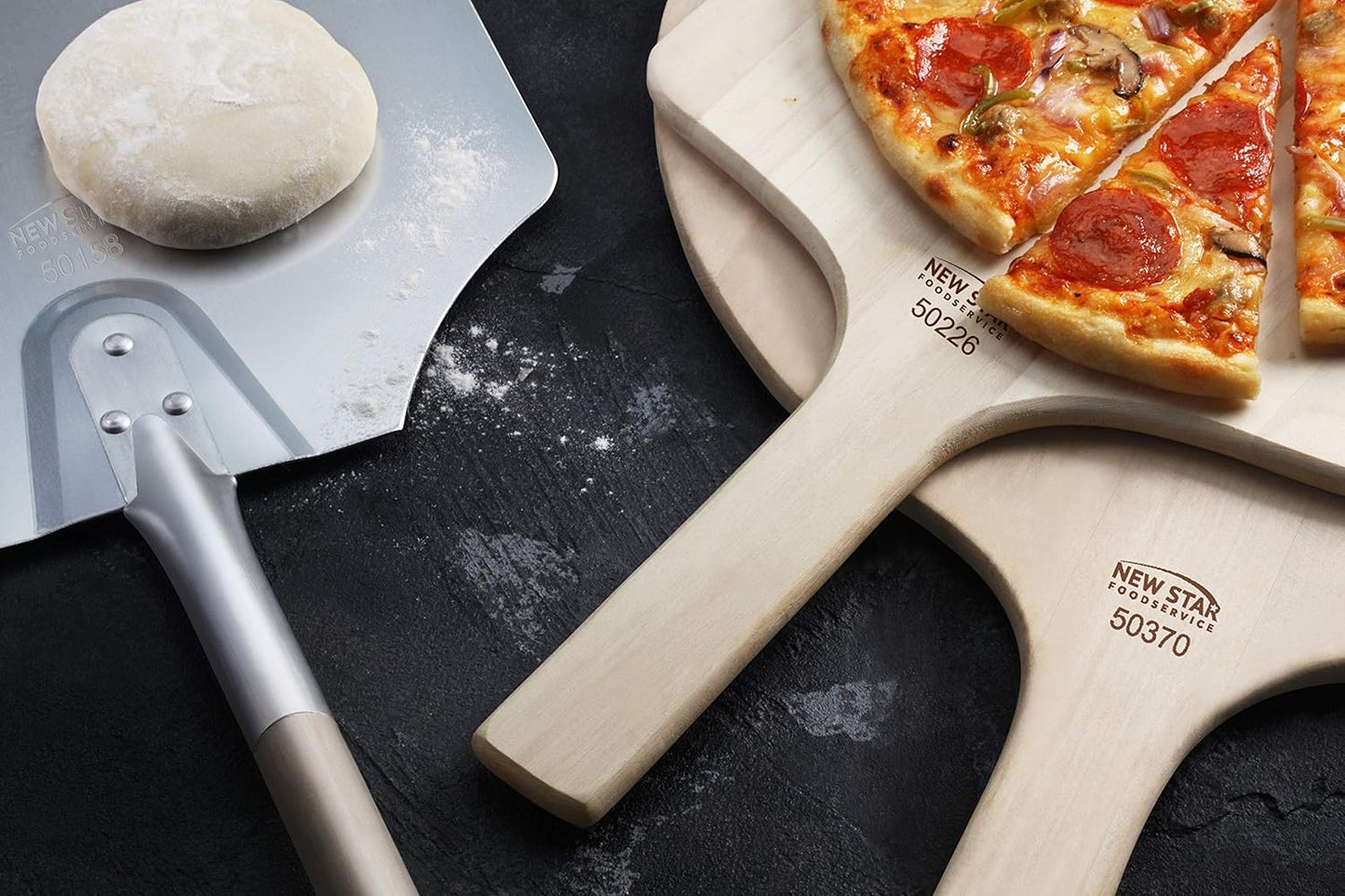 New Star Foodservice 50172 Aluminum Pizza Peel, Wooden Handle, 12 x 14 inch Blade, 52 inch overall