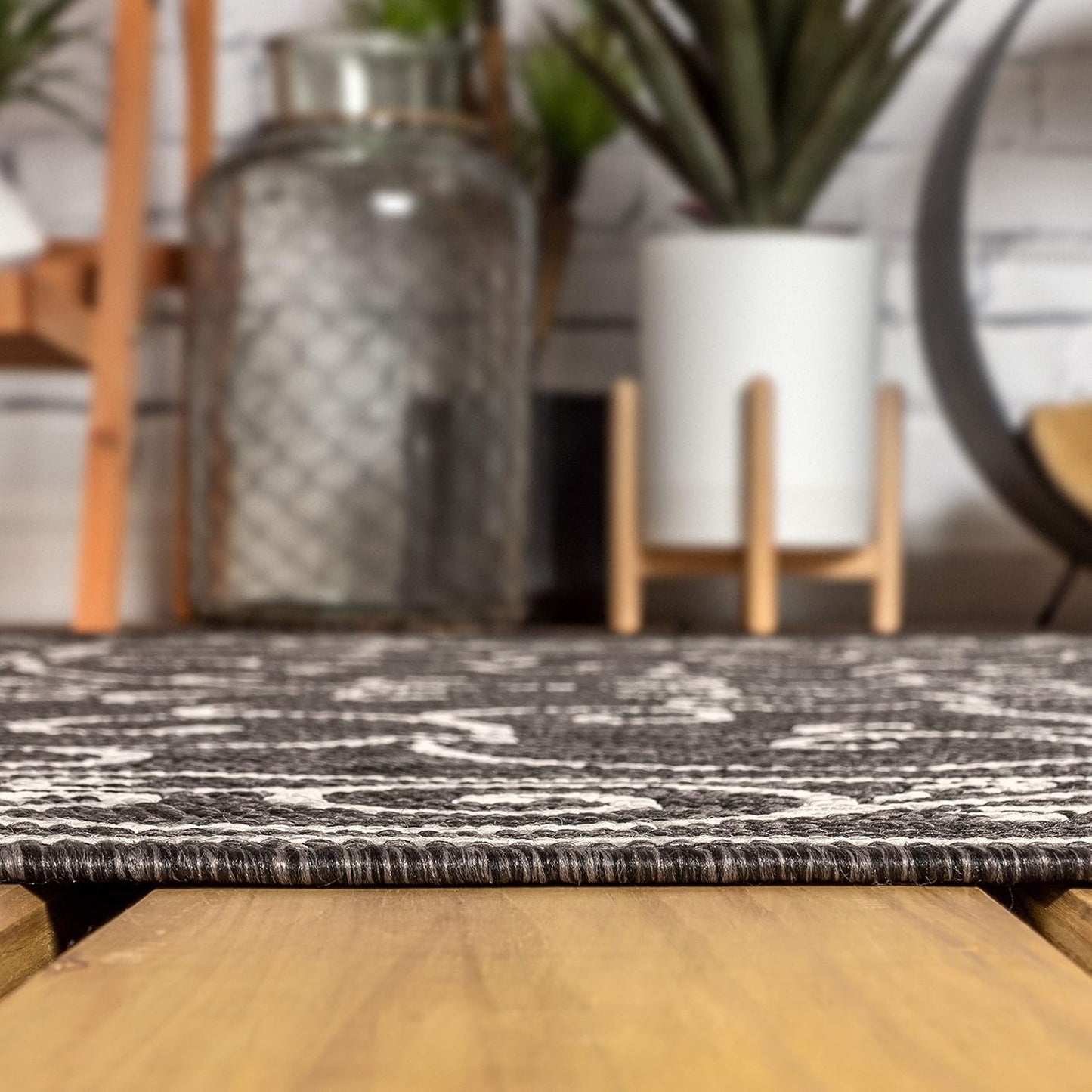 JONATHAN Y SMB106G-4SQ Charleston Vintage Filigree Textured Weave Black/Gray 4' Square Indoor/Outdoor Area Rug, Pet Friendly, Non-Shedding, Stain Resistant, Easy-Cleaning for Backyard, Patio, Porch