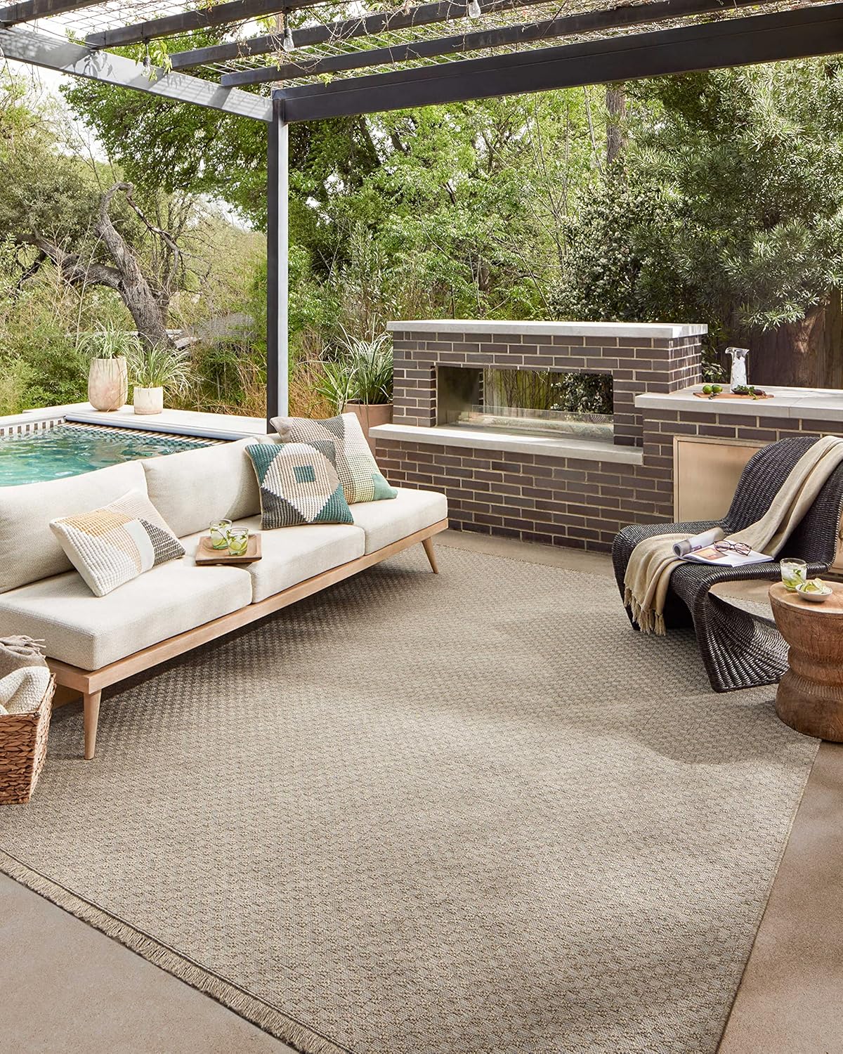 Loloi Dawn Collection Indoor/Outdoor DAW-02 Tan 7'-8" x 7'-8" Round Area Rug